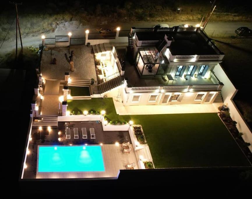 The White House Beach Villa Rafína Екстериор снимка