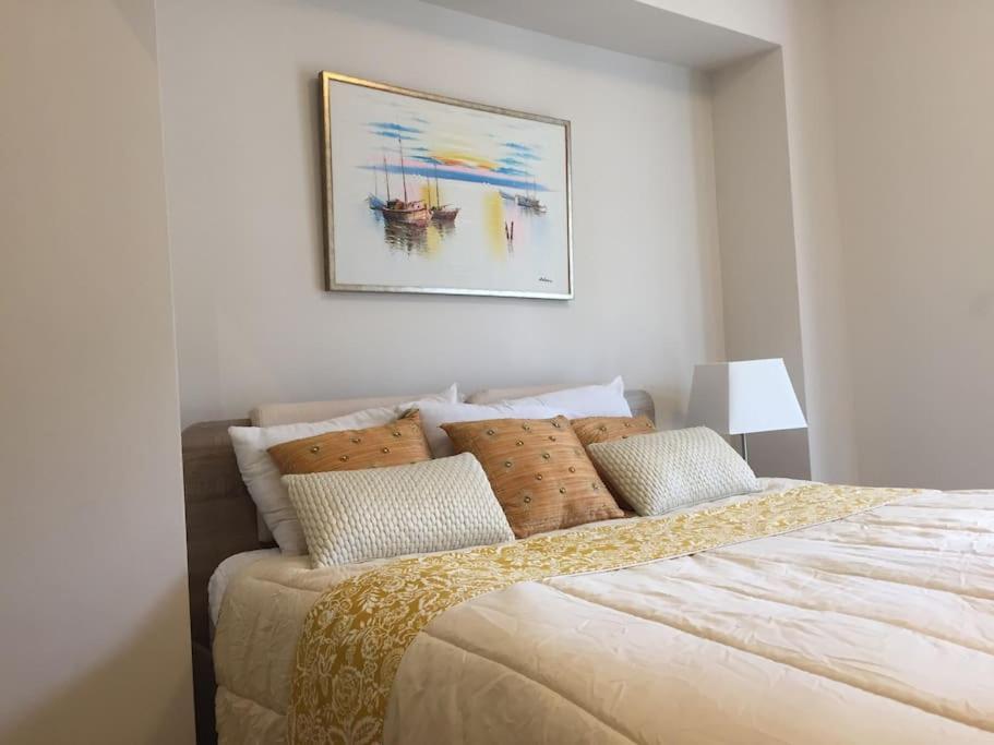The White House Beach Villa Rafína Екстериор снимка